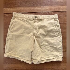 🔵 4 for $30 Yellow Gap chino shorts size 34